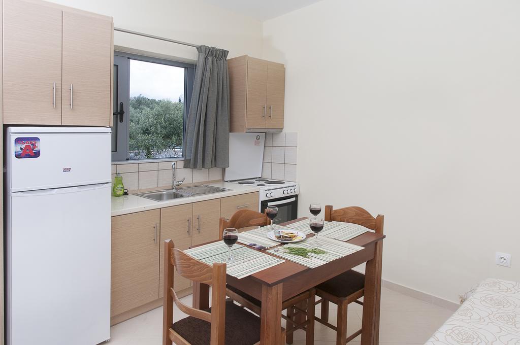 Sundy Maria Apartments Stoúpa エクステリア 写真